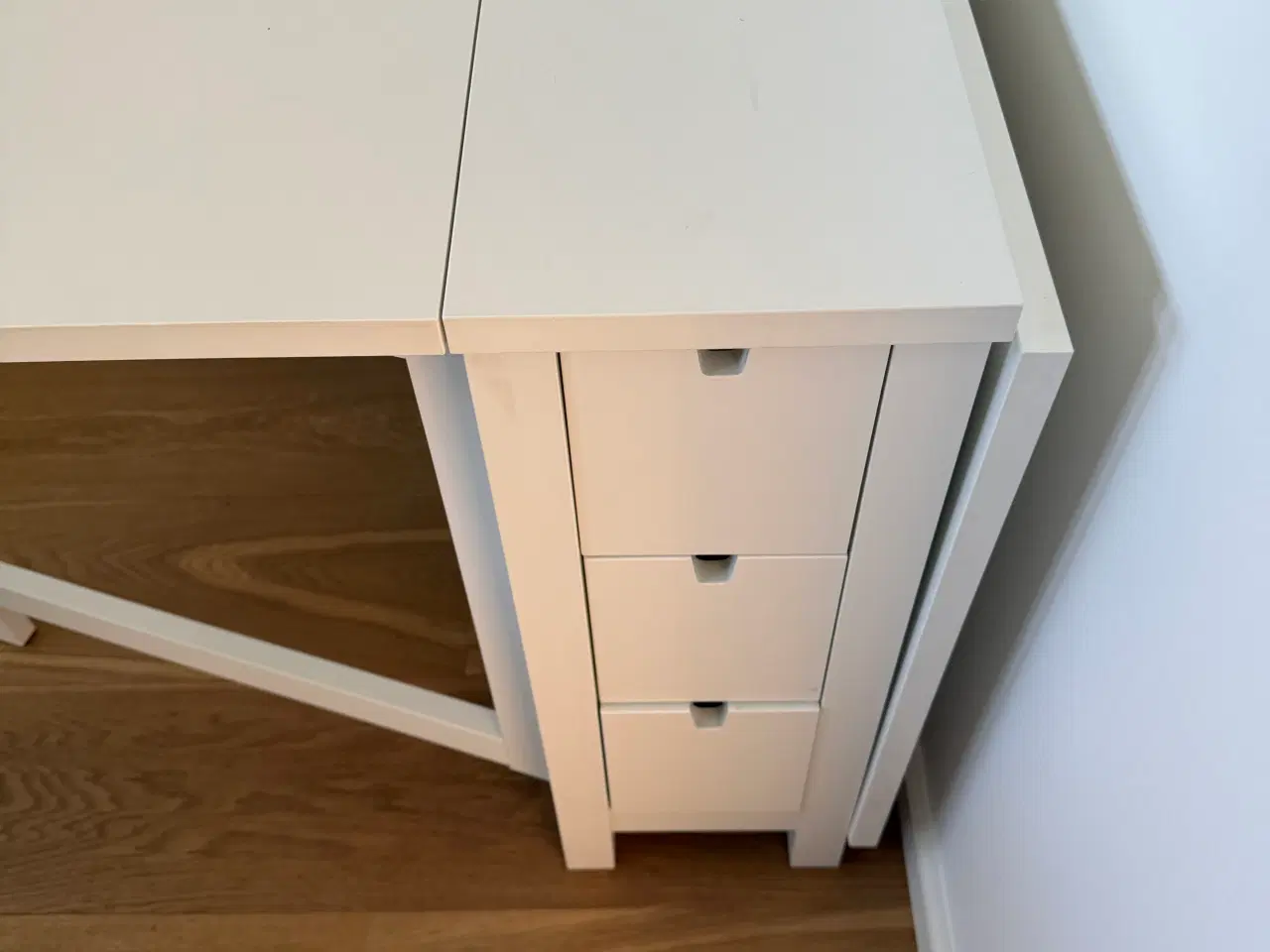 Billede 2 - Hvidt sammenklappelig skrivebord 