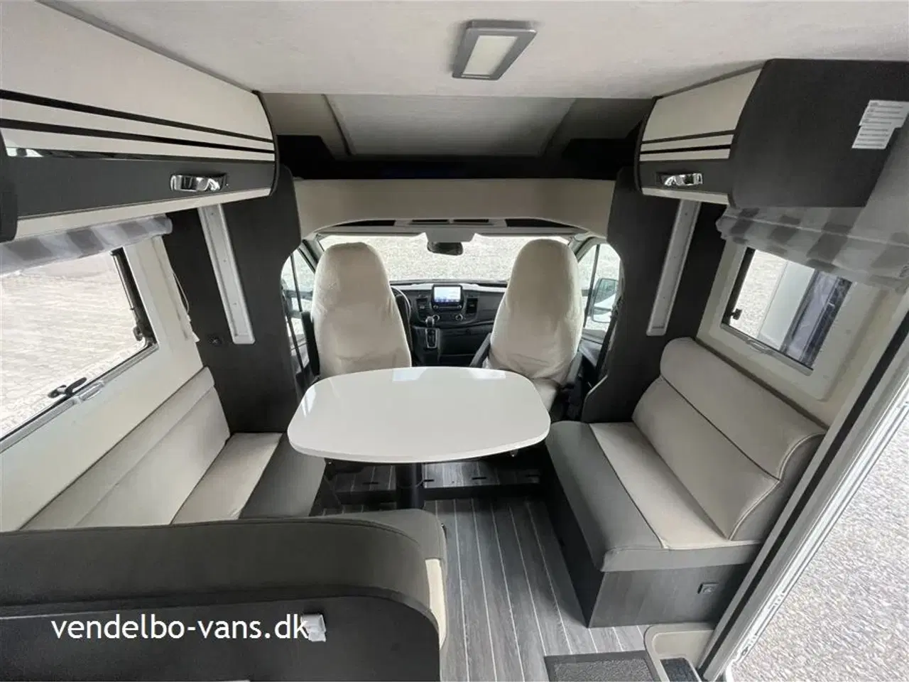 Billede 4 - 2022 - Rollerteam Kronos 285TL Comfort Power Selekt   Enkeltsenge over garagen og el-hæve/sænkeseng over siddegruppen