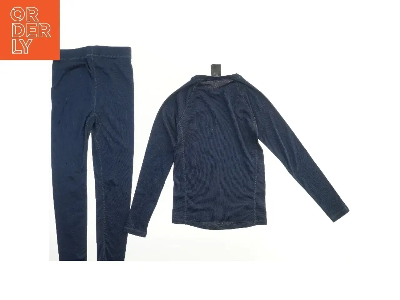 Billede 2 - Termoundertøjssæt (str. 176)