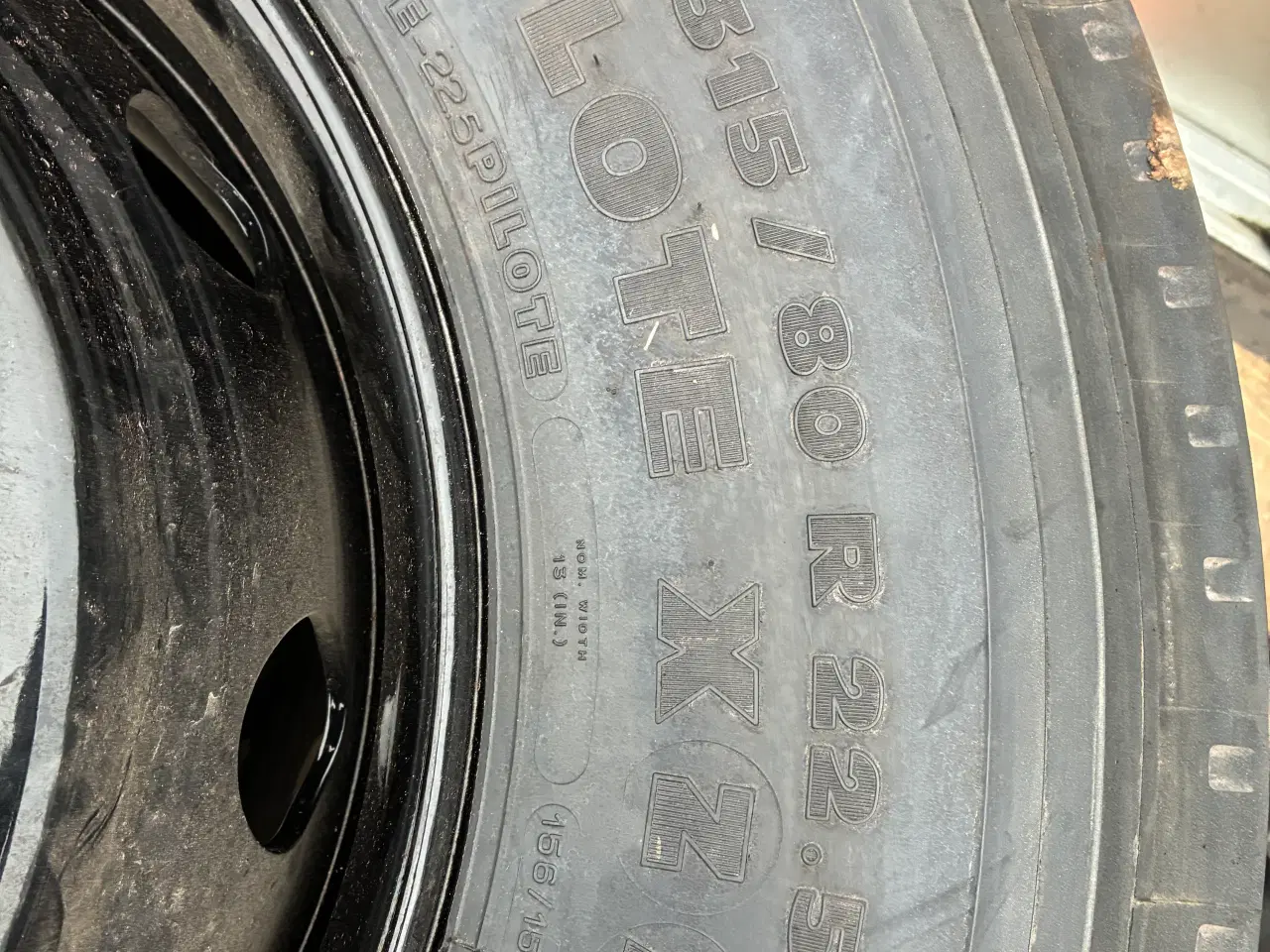 Billede 2 - Landbrugs dæk / lastbil Michelin dæk 315/80R22.5