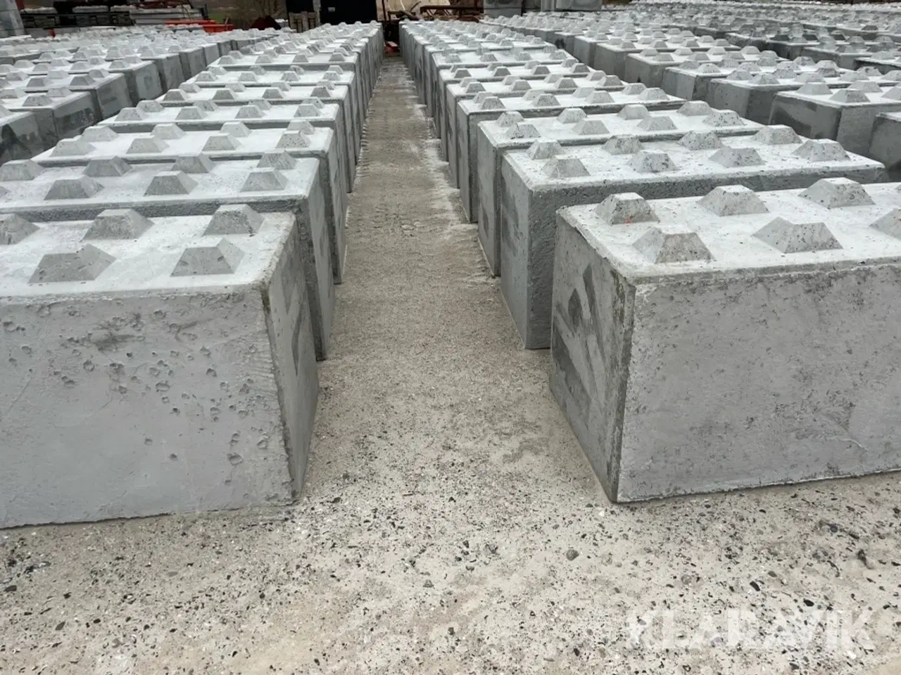 Billede 2 - Betonblokke / siloklodser 25 styk -