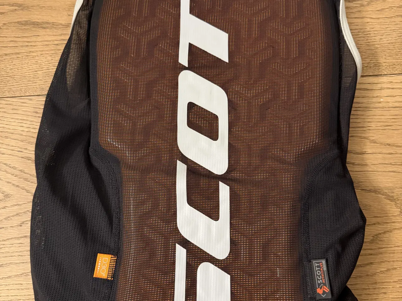 Billede 1 - Super flot rygskjold