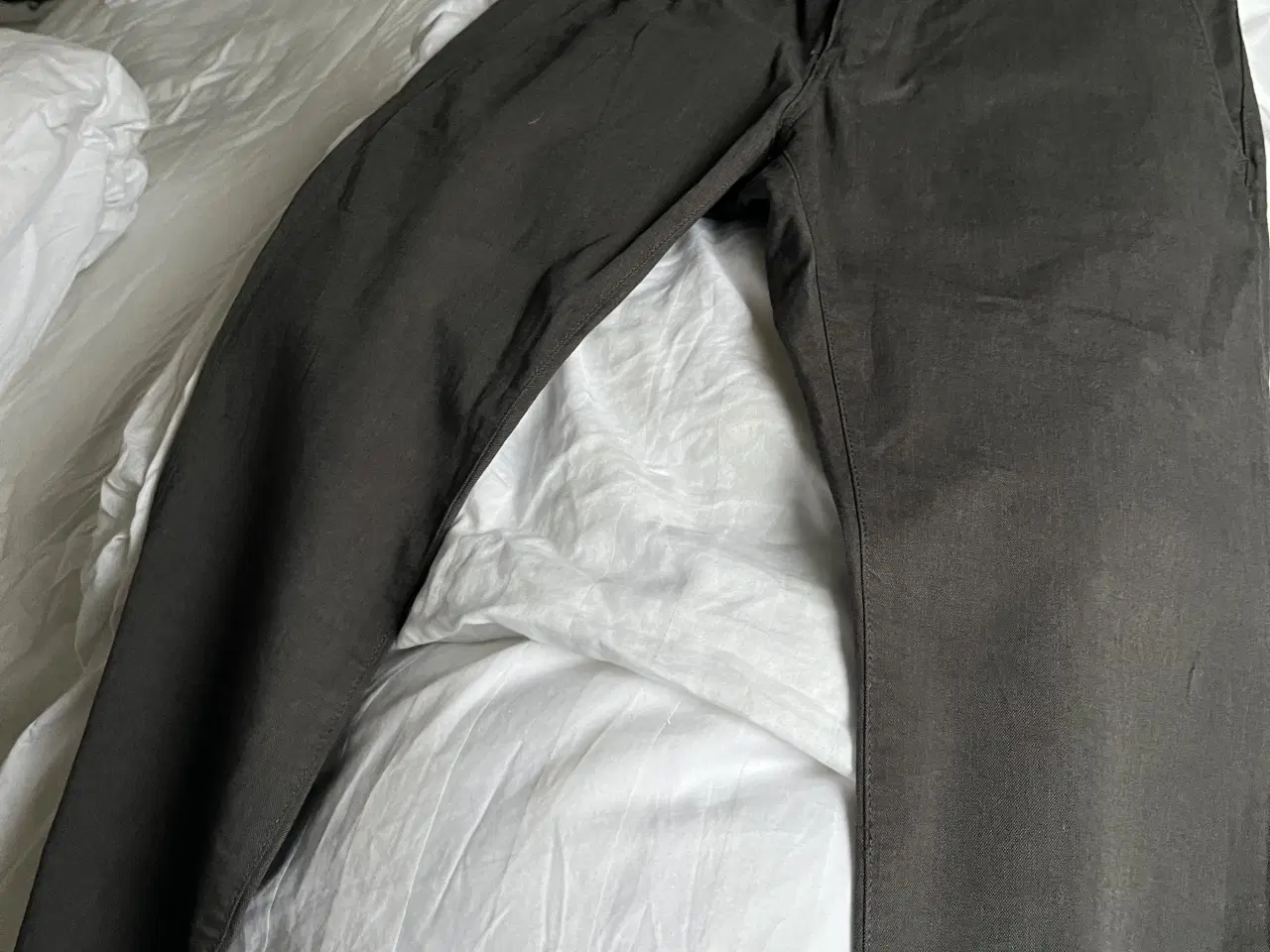 Billede 4 - Flotte grå bukser Tom Tailor