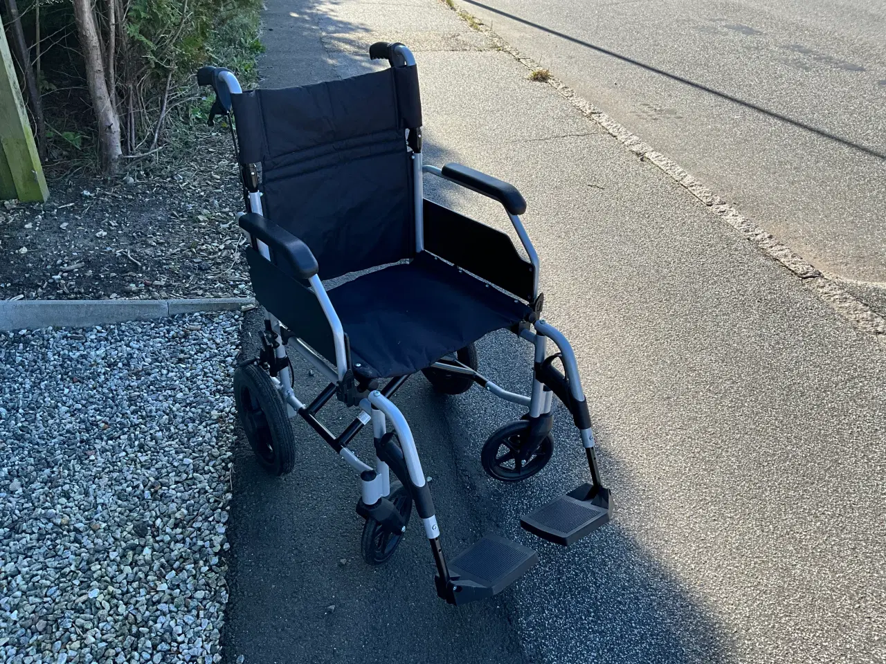 Billede 1 - Kørestol med bremser
