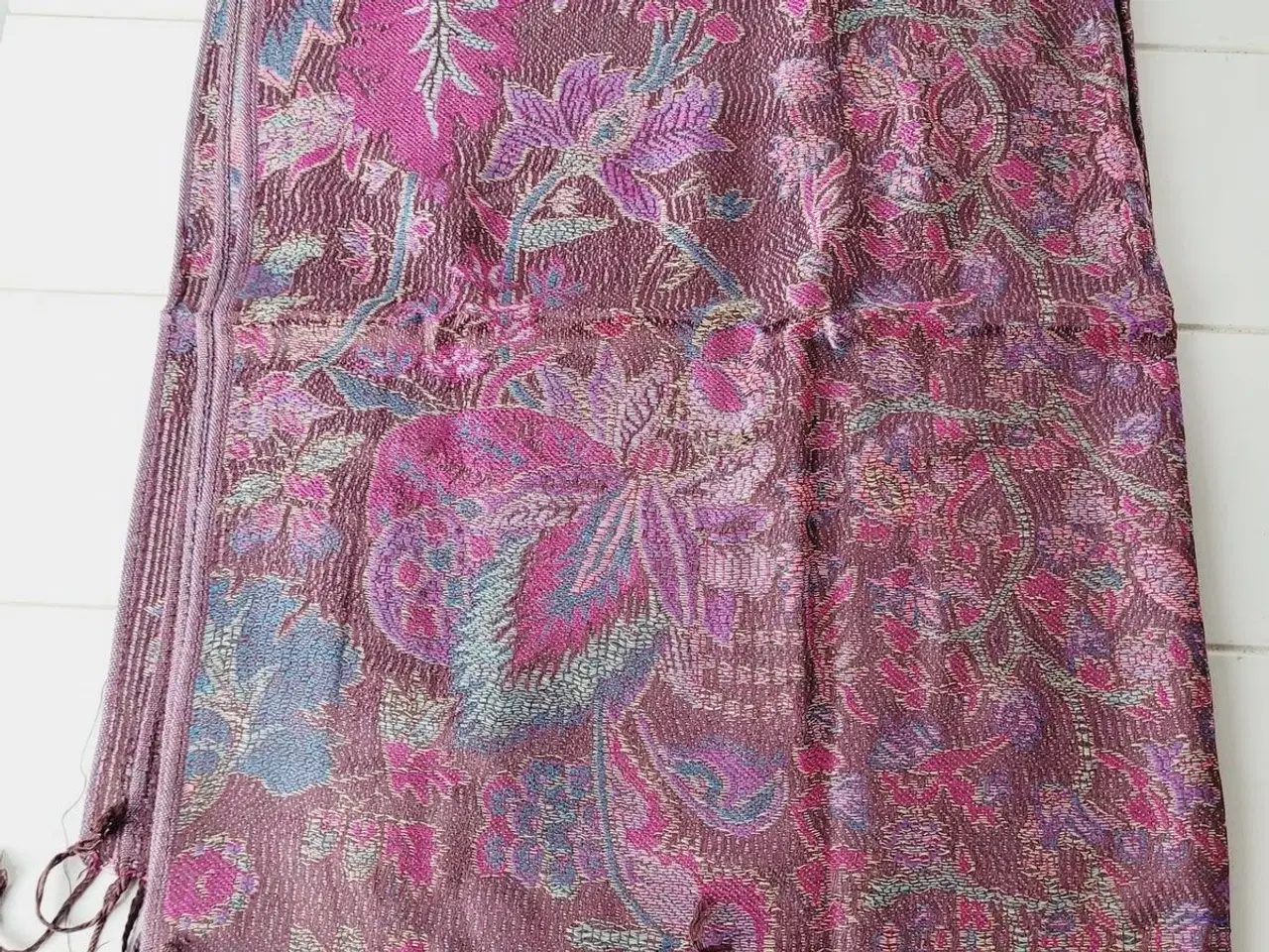 Billede 2 - ⭐️- Elegant og Blødt Pashmina Tørklæde - UBRUGT