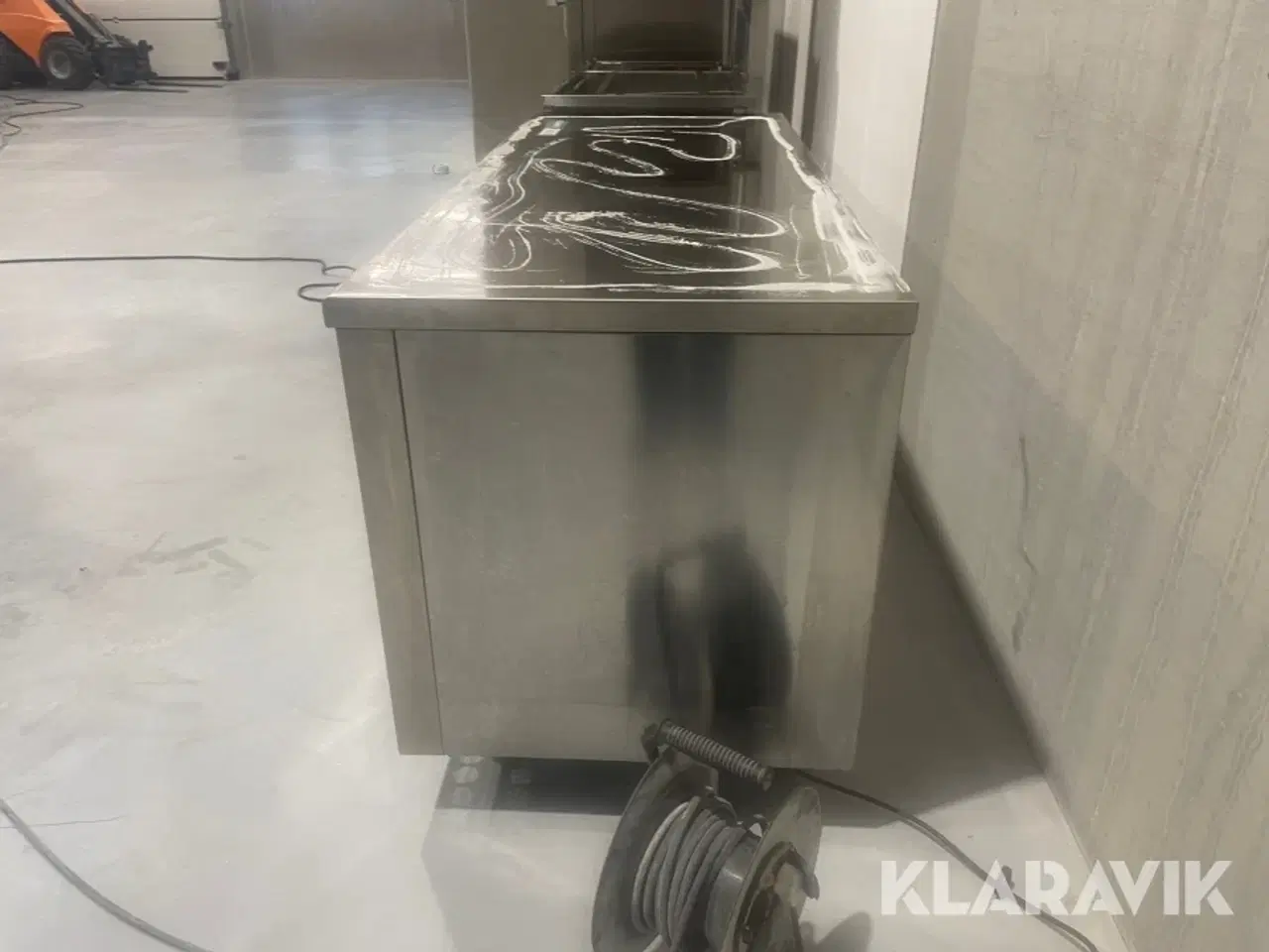 Billede 5 - Koldjomfru / Kølebord Desmon med skabe