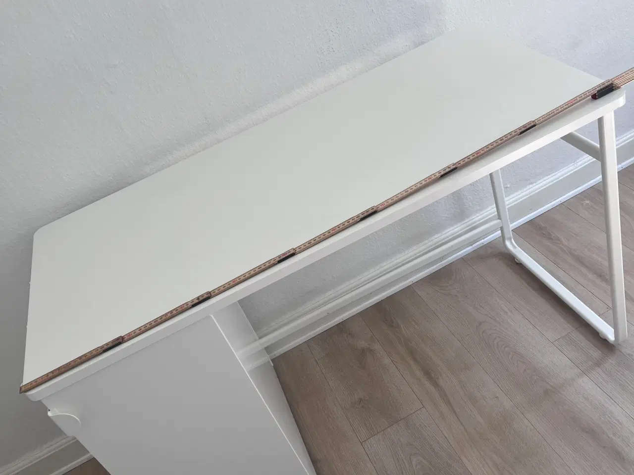 Billede 2 -  Hvidt Skrivebord