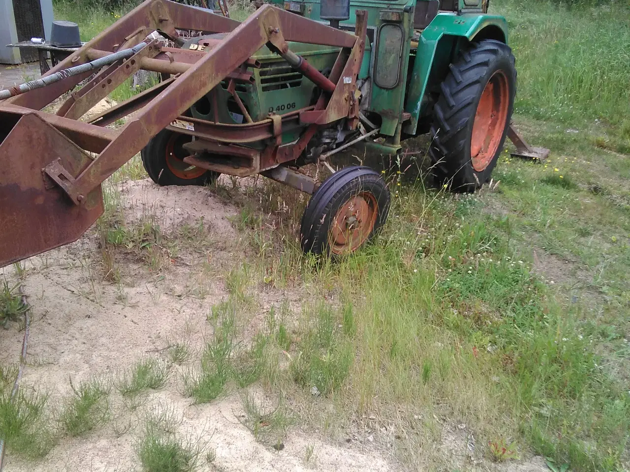Billede 2 - Traktor Deutz 4006 med tilbehør 