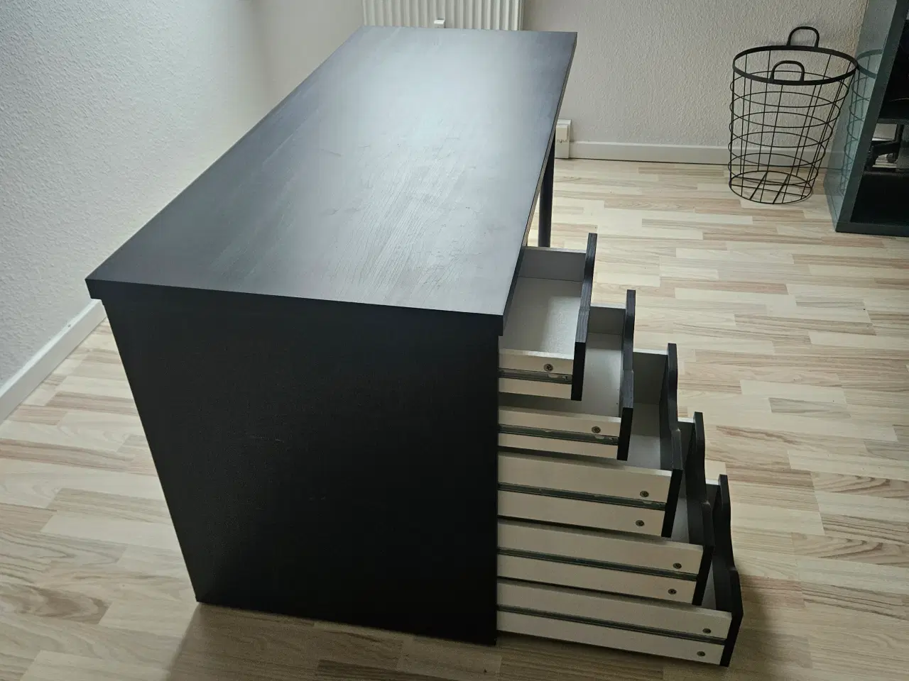 Billede 1 - Kontor bord med skuffer 