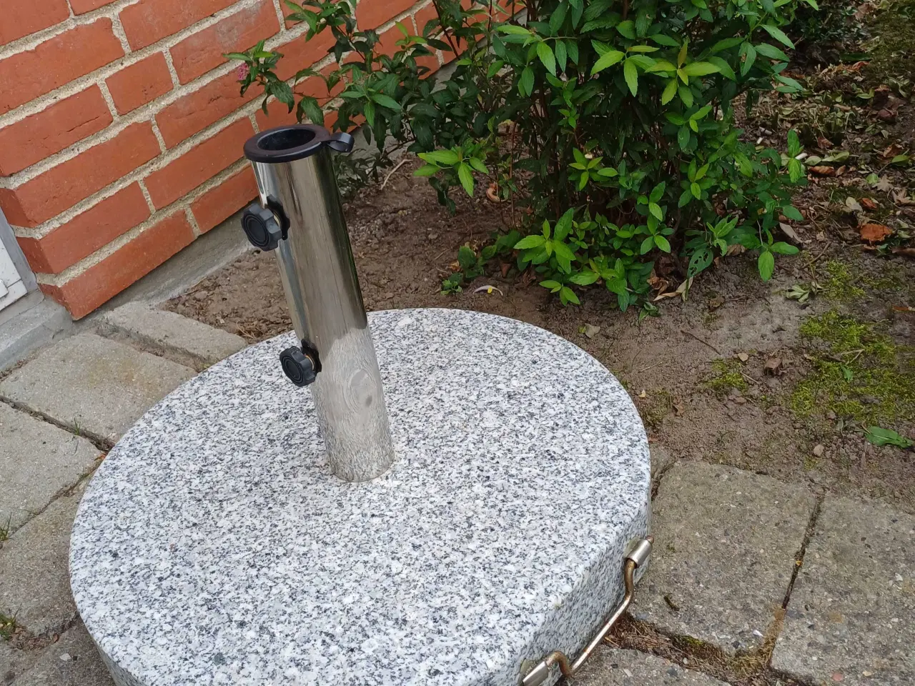 Billede 2 - Parasolfod på hjul 