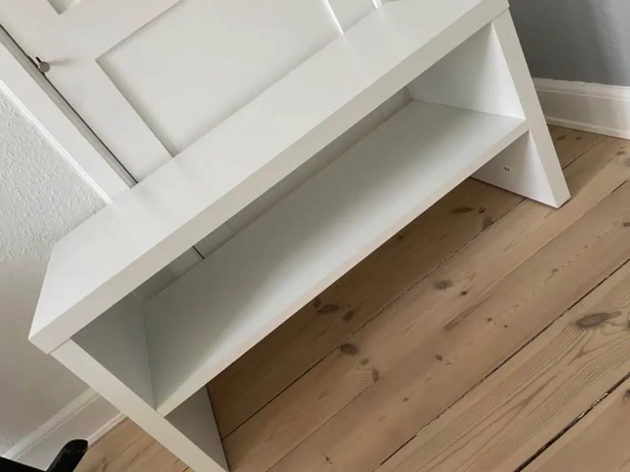Billede 1 - Udgået model fra Jysk- TV bord
