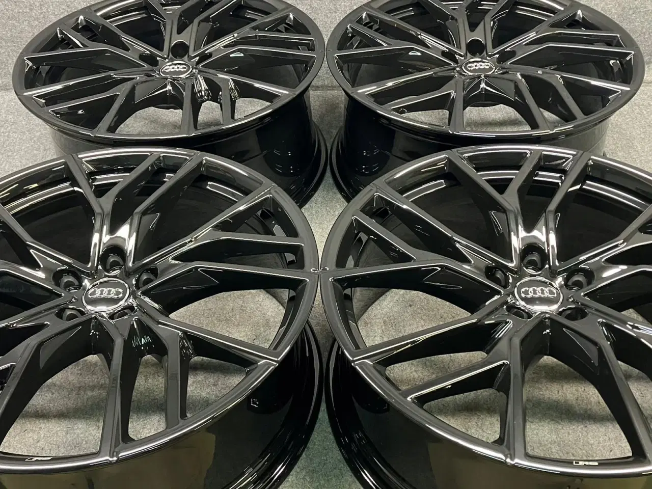 Billede 6 - ALUFÆLGE AUDI Q4 89A RS E TRON 21"