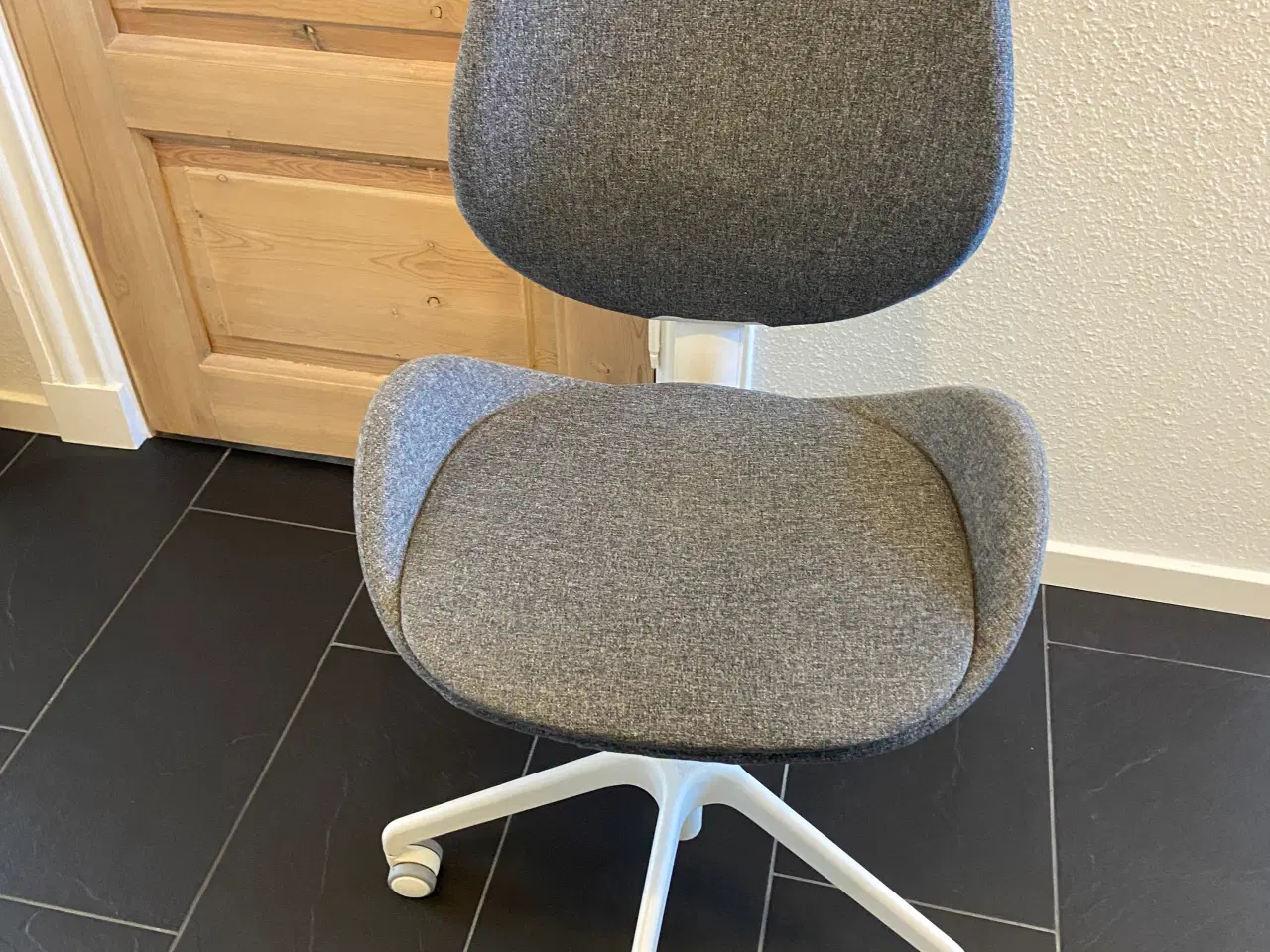 Billede 10 - IKEA Hattefjäll kontorstol grå med hjul