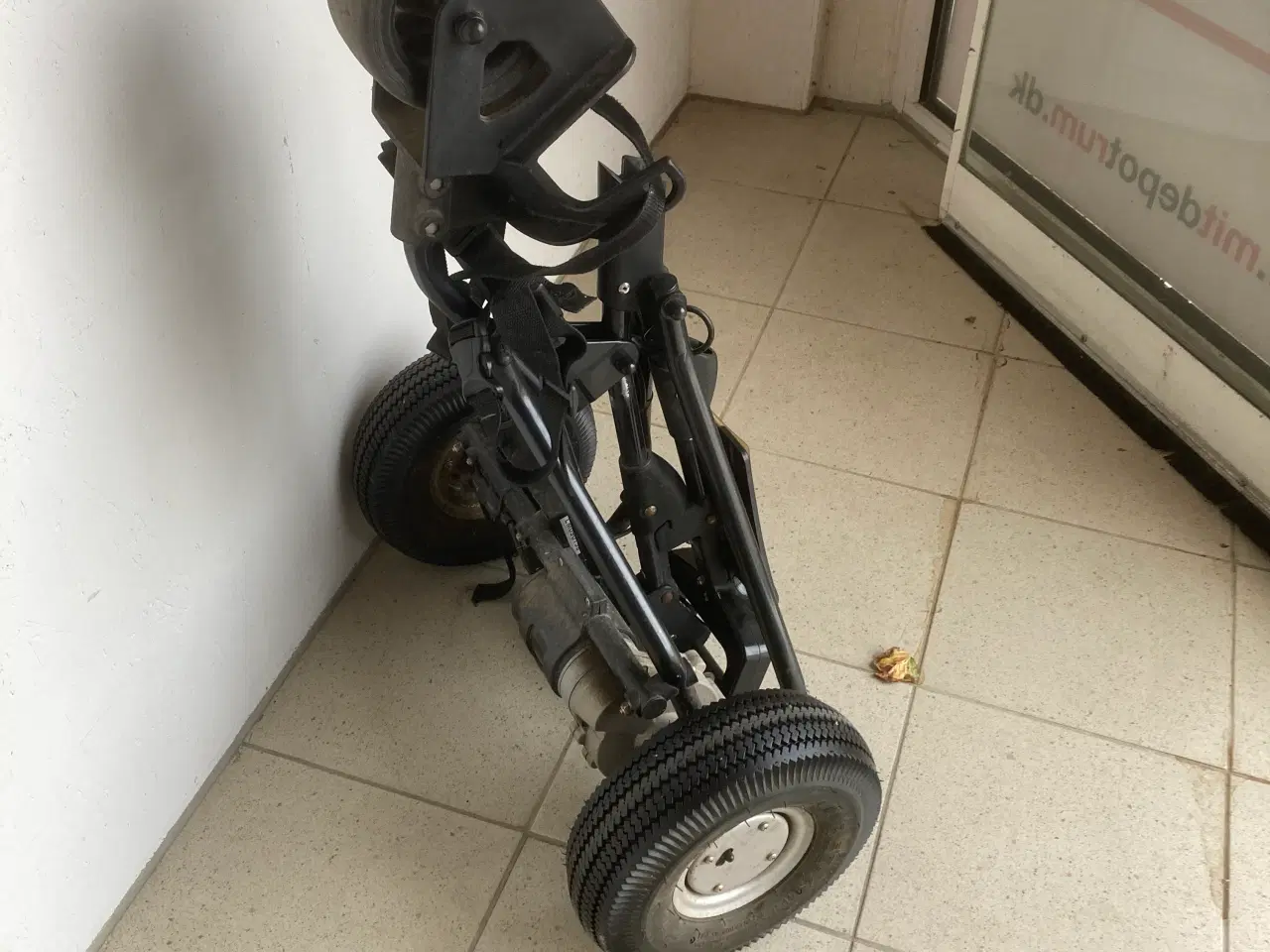 Billede 4 - Velholdt EL GOLFVOGN med lader og batteri
