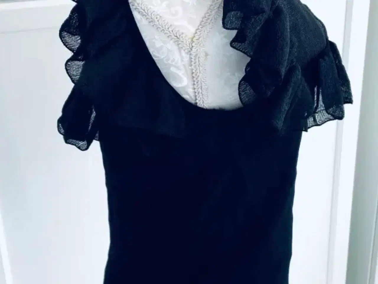 Billede 2 - Top i sort fra  zara 