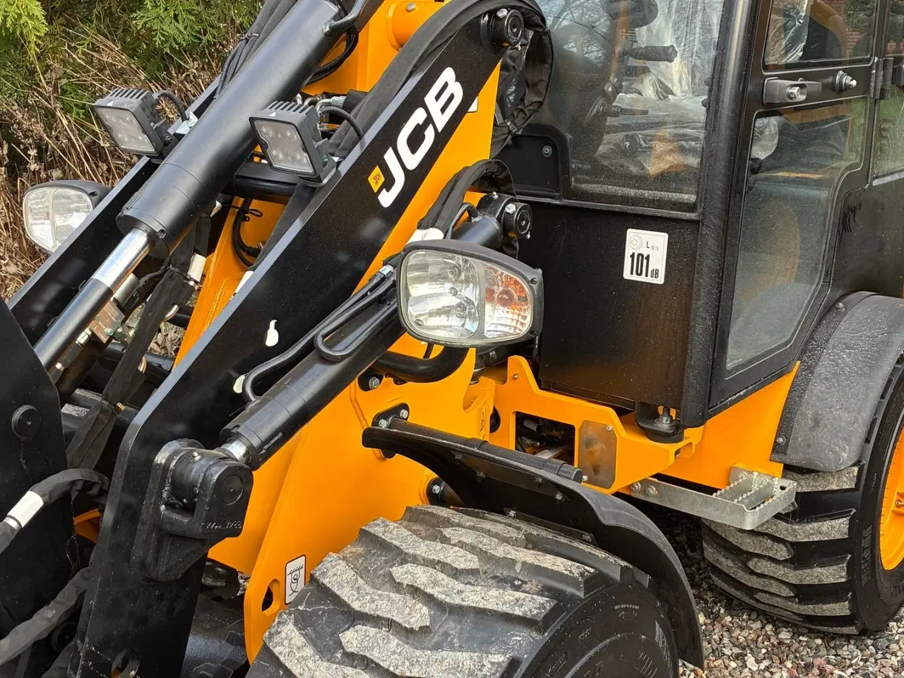 Billede 3 - JCB 403 Plus Agri Med kabine og 30 km/t