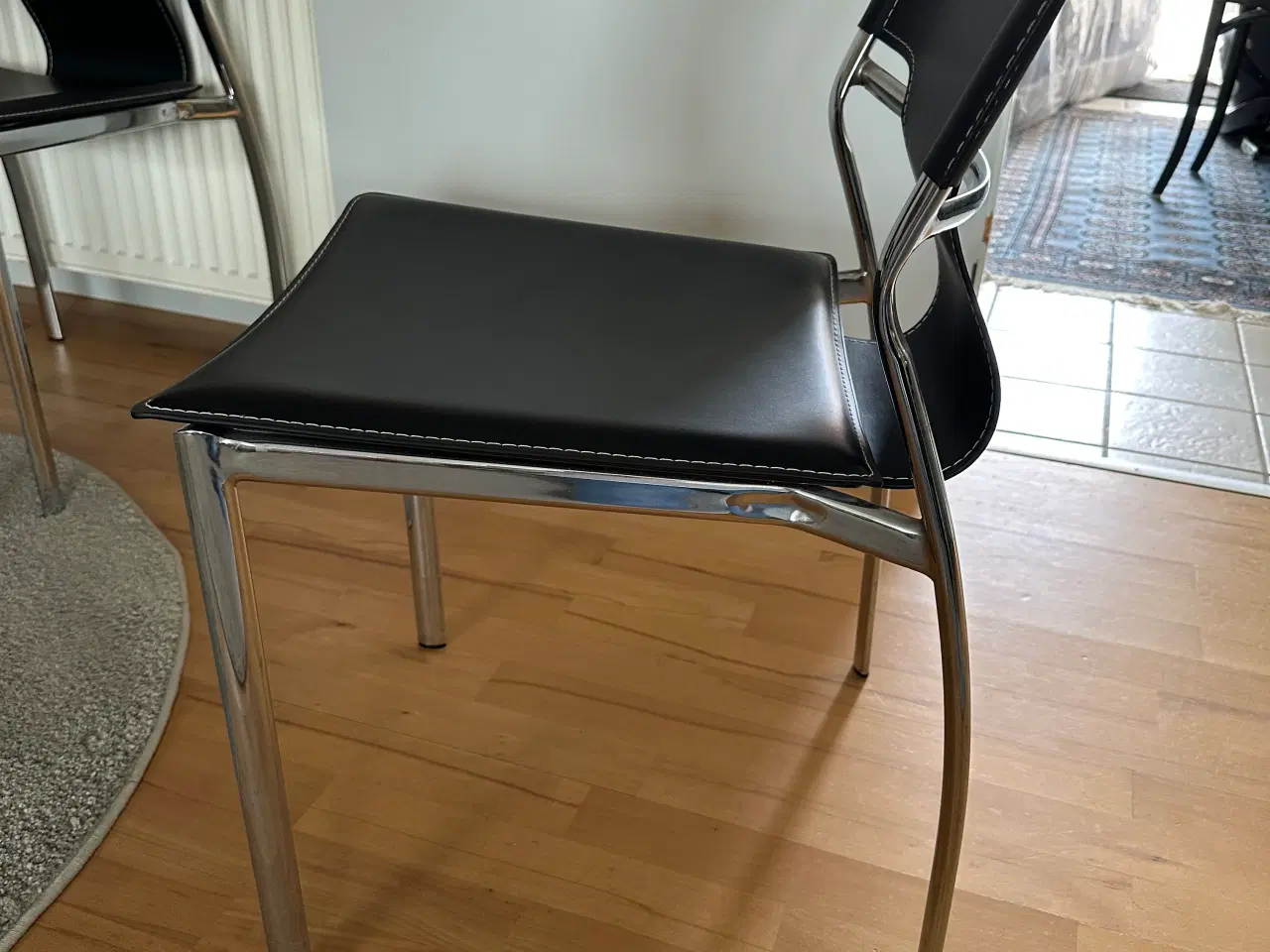 Billede 4 - Haslev Spisebord med 4 stole