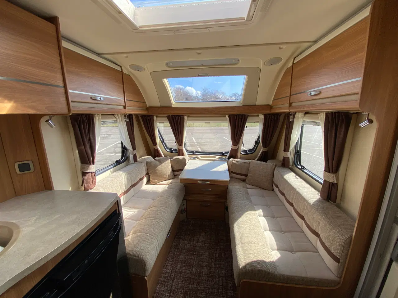 Billede 6 - KVALITET,CAMPINGVOGN ? der ligner en Autocamper. 