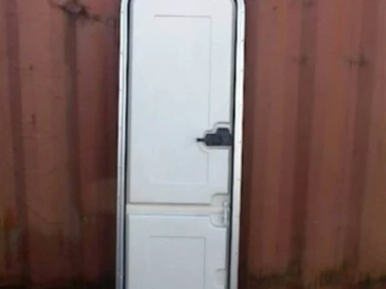 Billede 2 -   Dør med karm