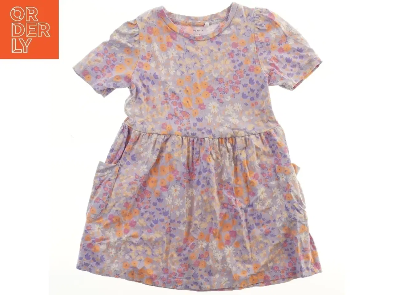 Billede 1 - Blomsterkjole til børn fra Name It (str. 98)