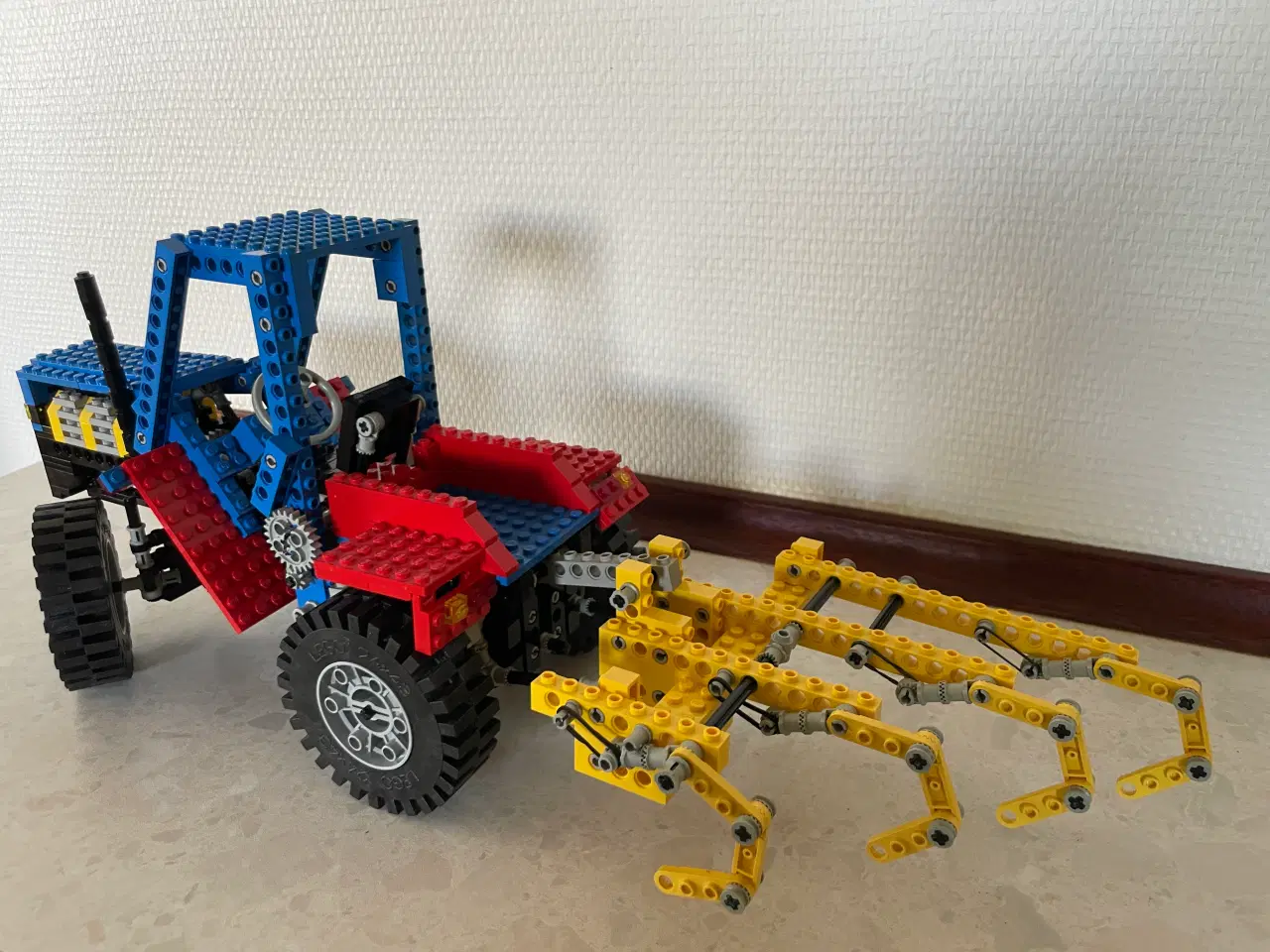 Billede 3 - 8859 Lego Technic Traktor med plov