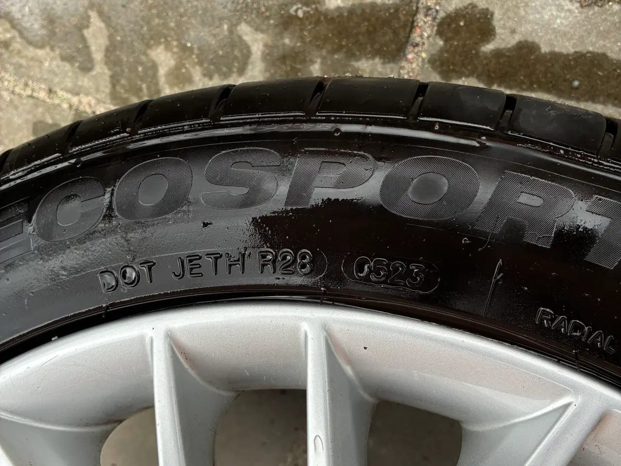Billede 3 - Alufælge med næsten nye dæk