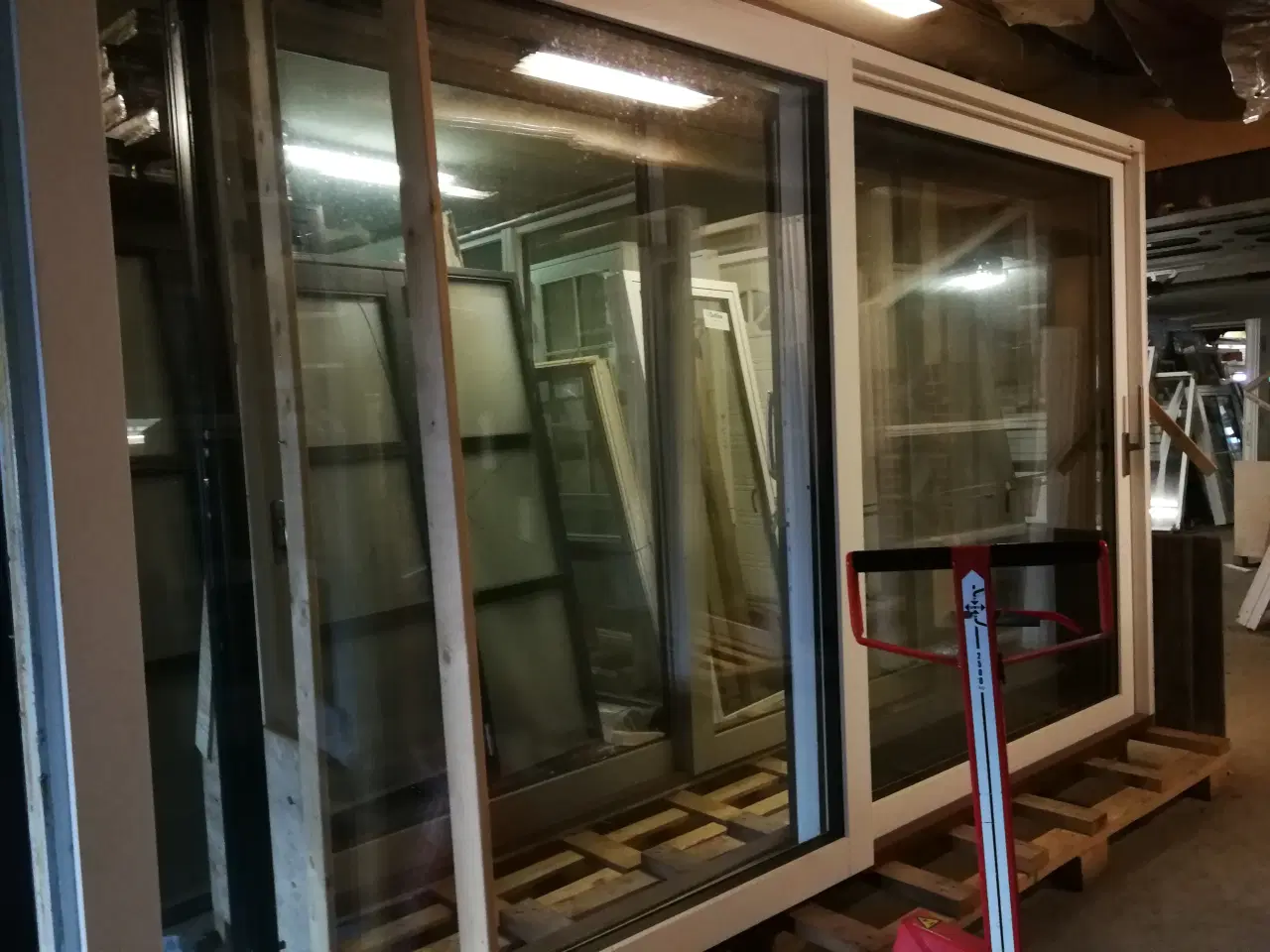 Billede 1 - STOR SKYDEDØR MED 3-LAGS GLAS, 359,3X213 KR 16.000