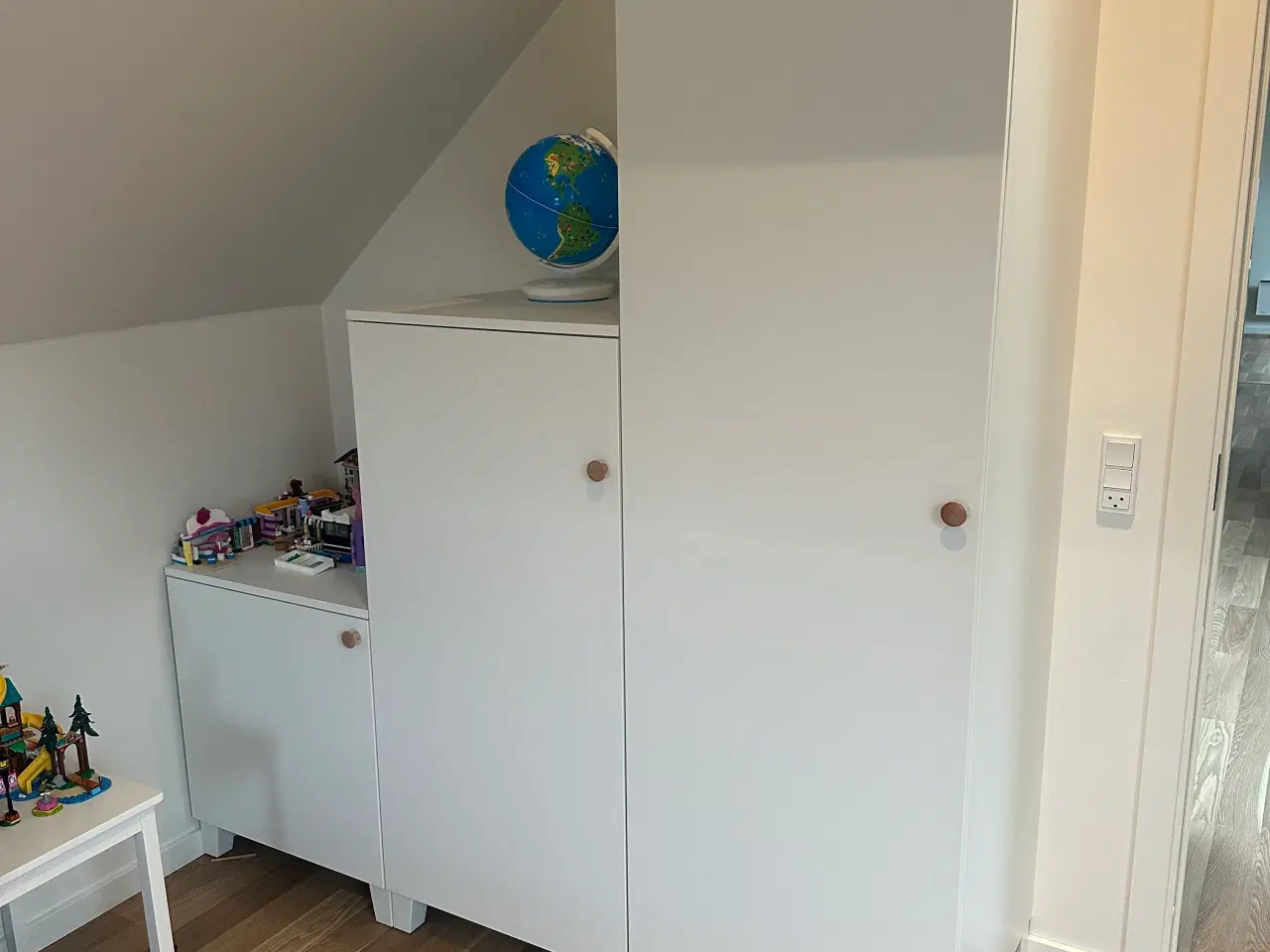 Billede 2 - Klædeskab