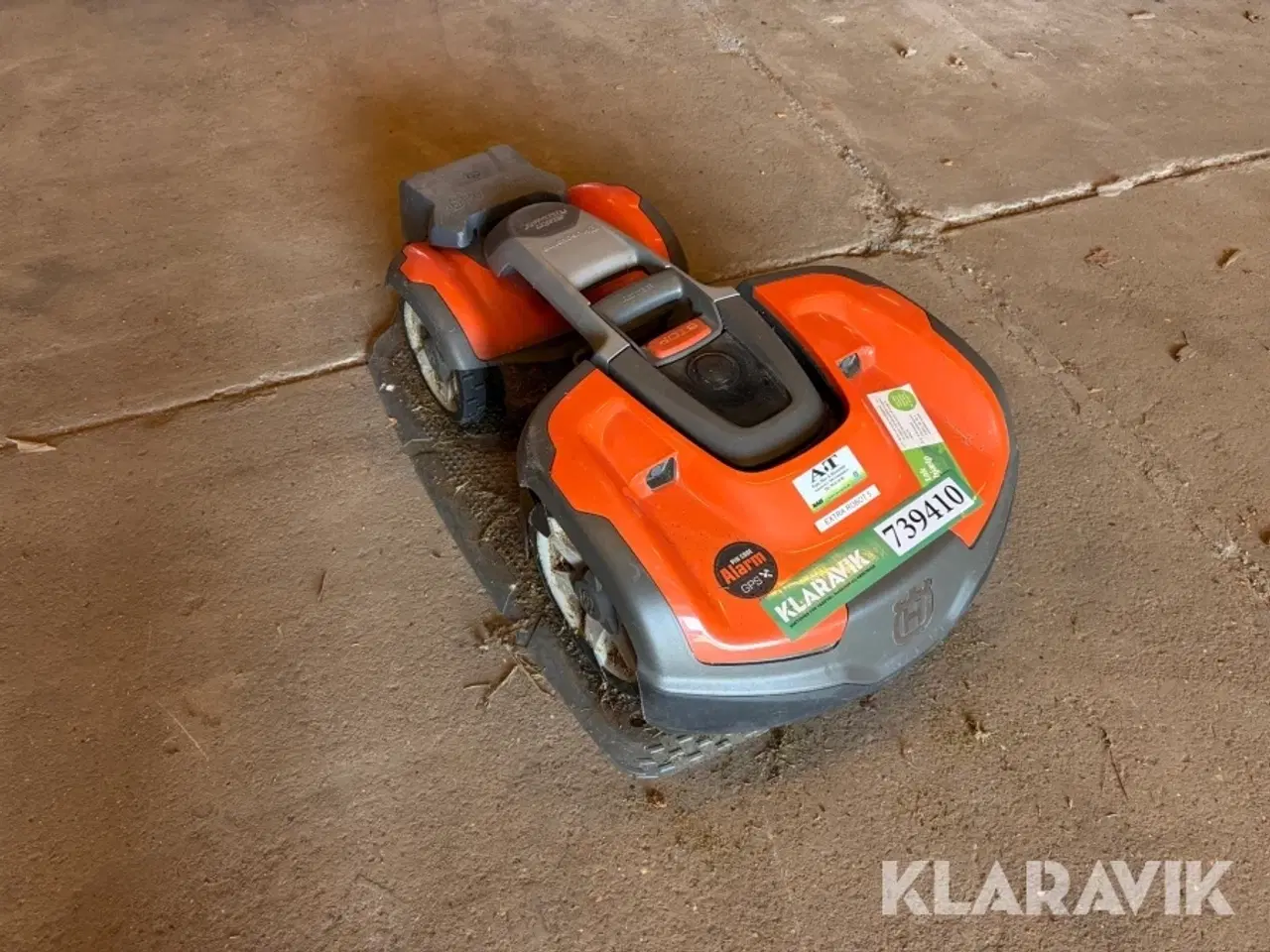 Billede 7 - Robot plæneklipper Husqvarna 550 knækstyret med ladestation