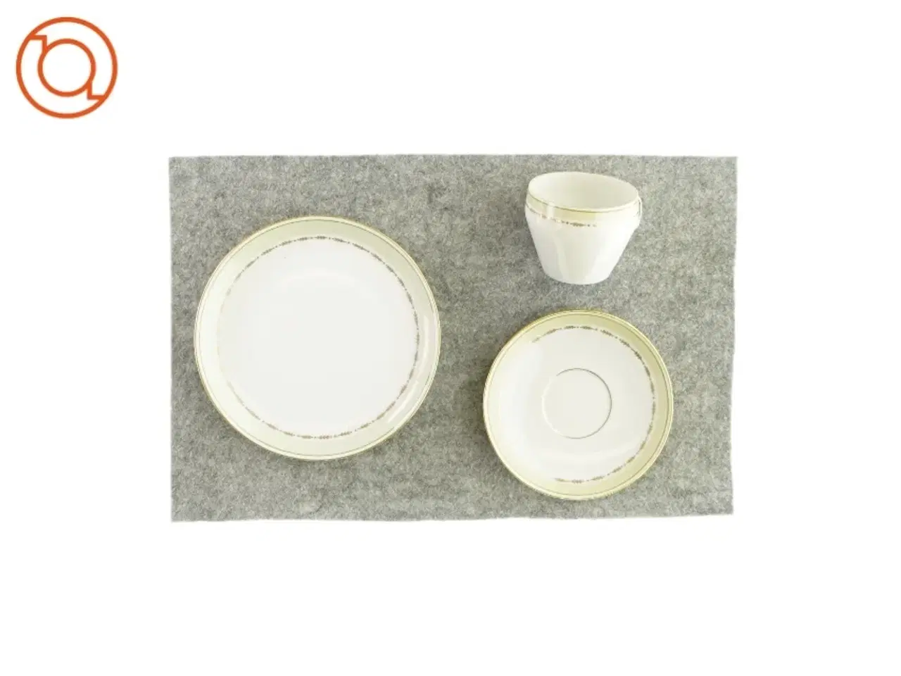 Billede 2 - Stel med kop, underkop og tallerken fra Kjøbenhavns porcelains maleri