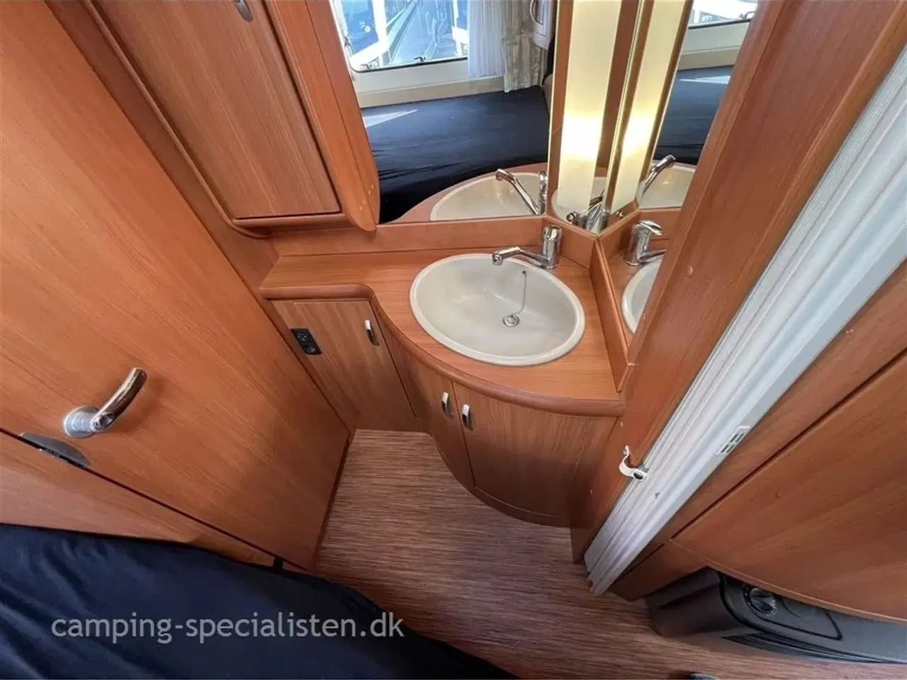 Billede 10 - 2010 - Hobby Excellent 650 KMFe   2010 Hobby 650 Excellent 650 KMFe - Se den nu hos Camping-Specialisten