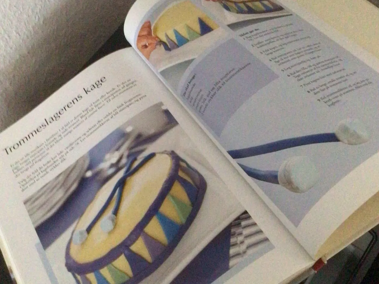 Billede 3 - Bog med kage og pynte opskrifter 