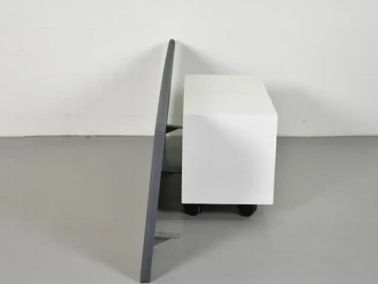 Billede 2 - Efg bordskærm i grå, 181 cm.