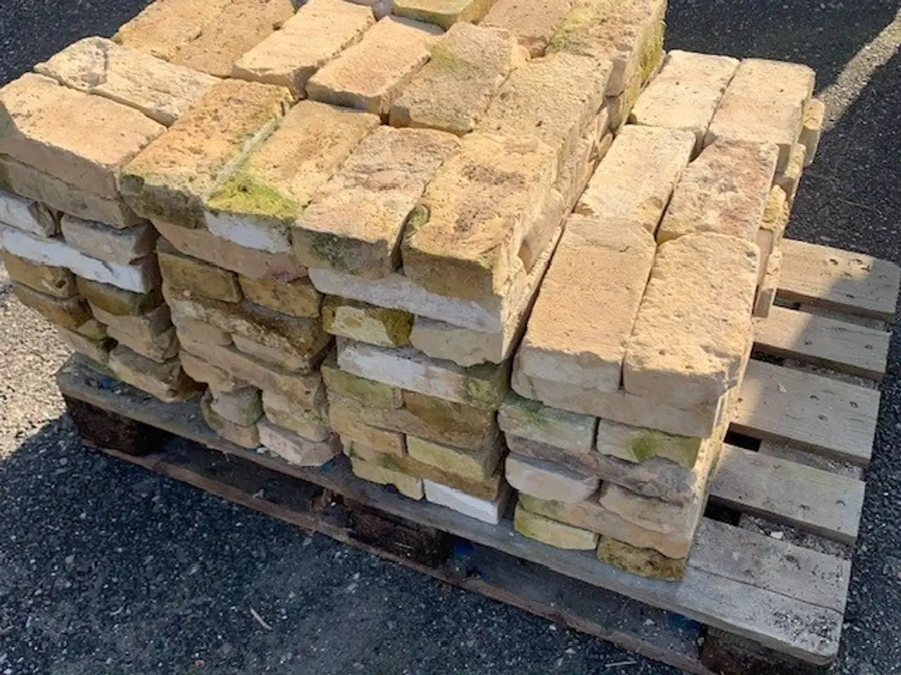 Billede 1 - genbrugsmursten til fliser og lign