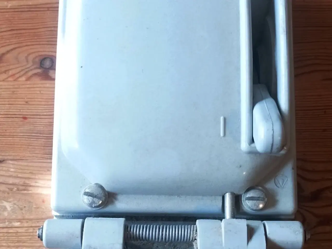 Billede 1 - 400 volt stikkontakt med afbryder, grå