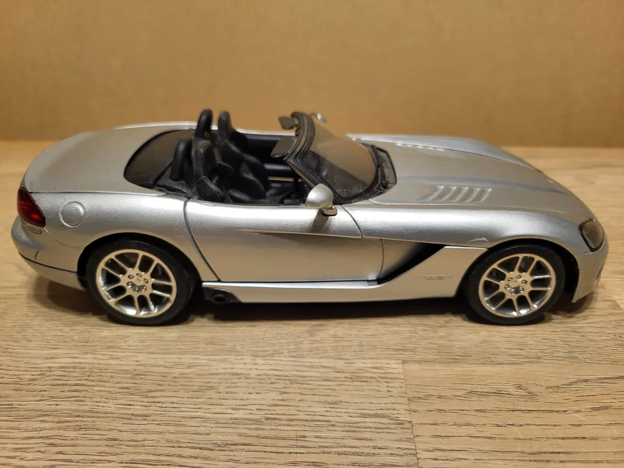 Billede 2 - Modelbil, Dodge Viper SRT-10 2007, skala 1/18