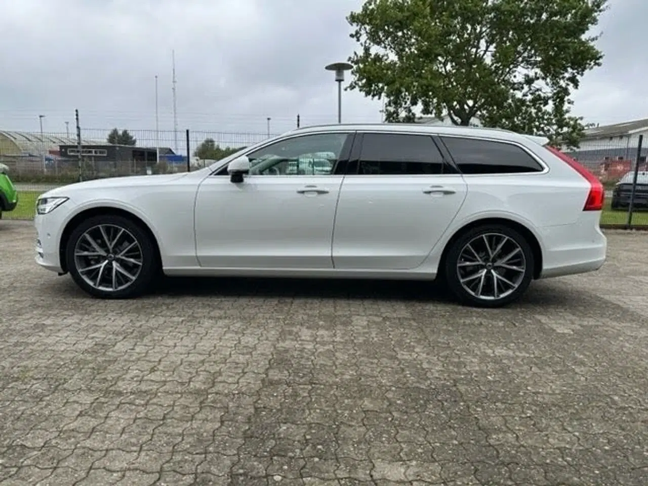 Billede 4 - Volvo V90 2,0 T5 254 Momentum aut.