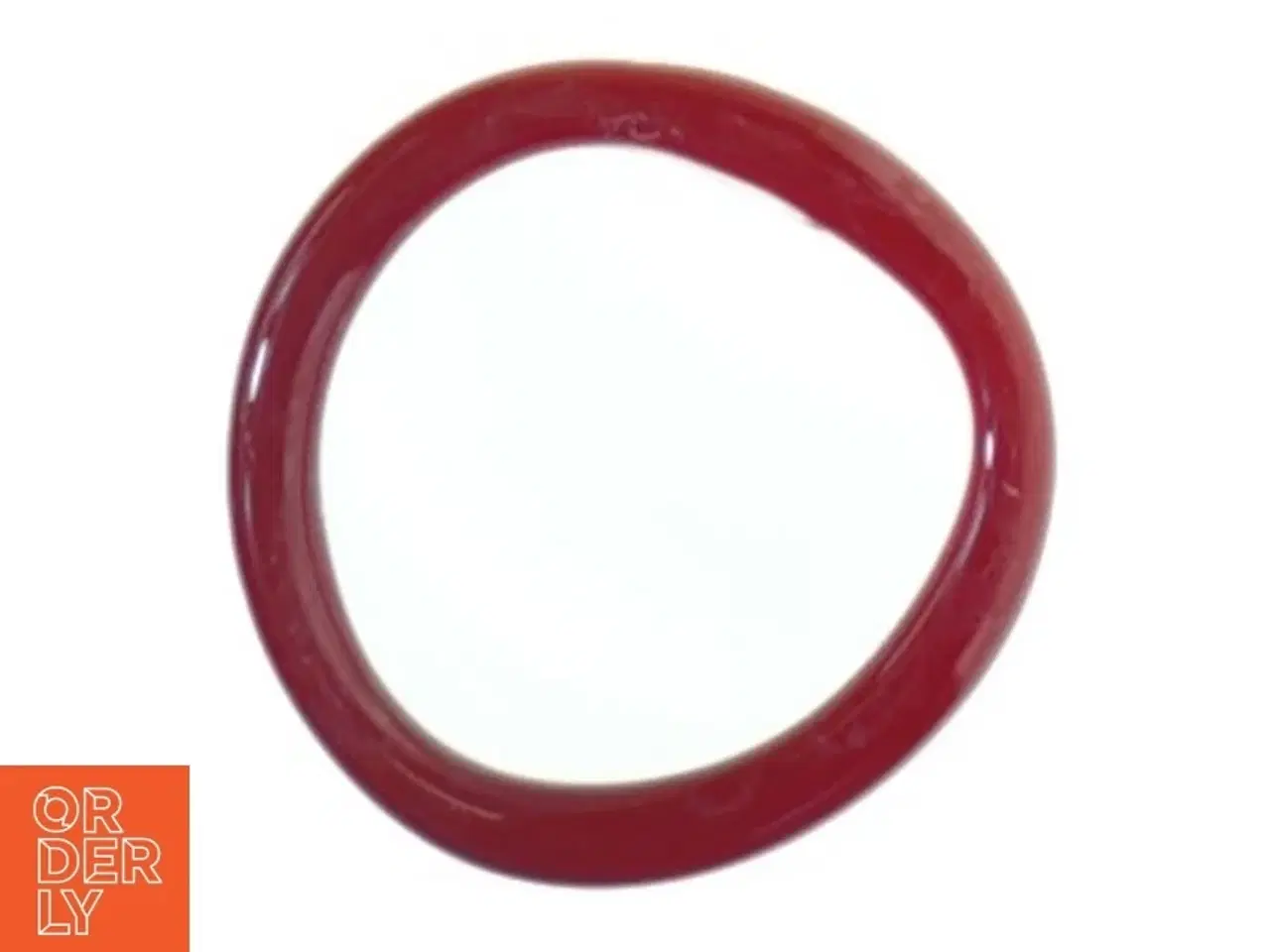 Billede 1 - Hvid glasvase med rød kant  (str. 25 x 7 cm)