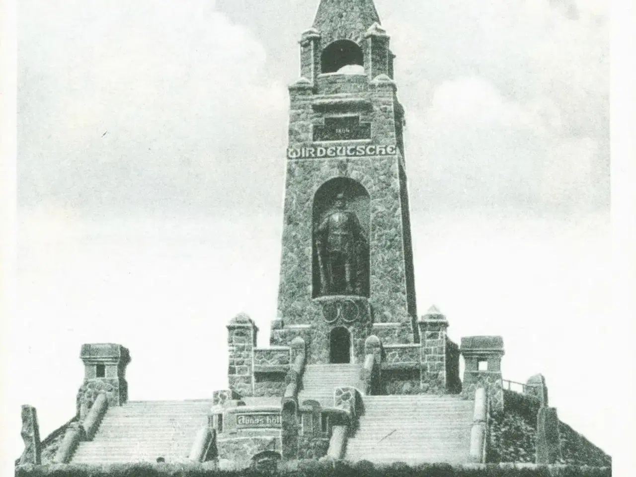 Billede 1 - Knivsbjerg Monumentet, ca. 1915