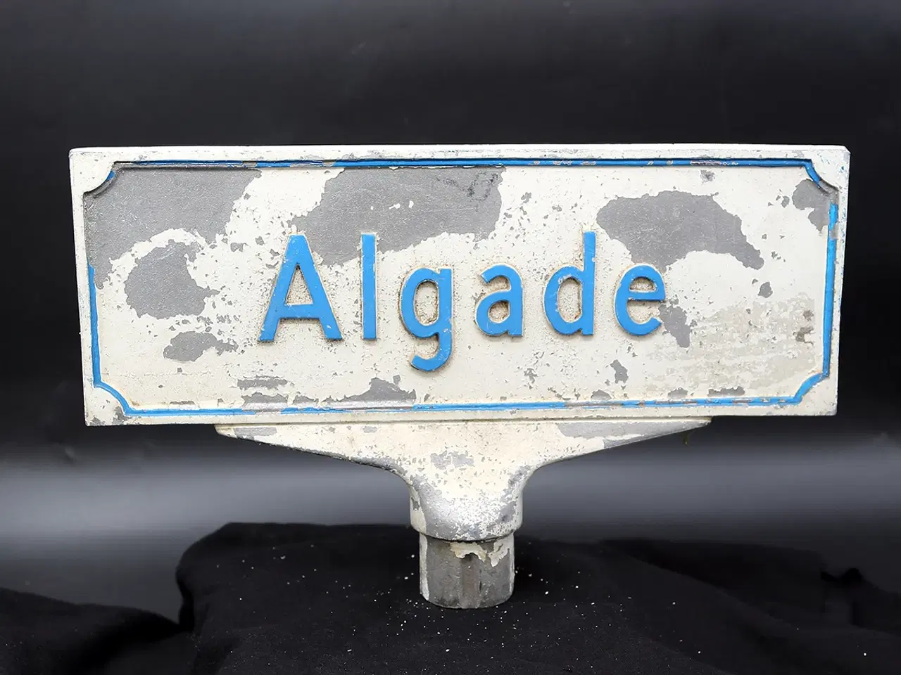 Billede 1 - Vintage dansk vejskilt “Algade” i aluminium