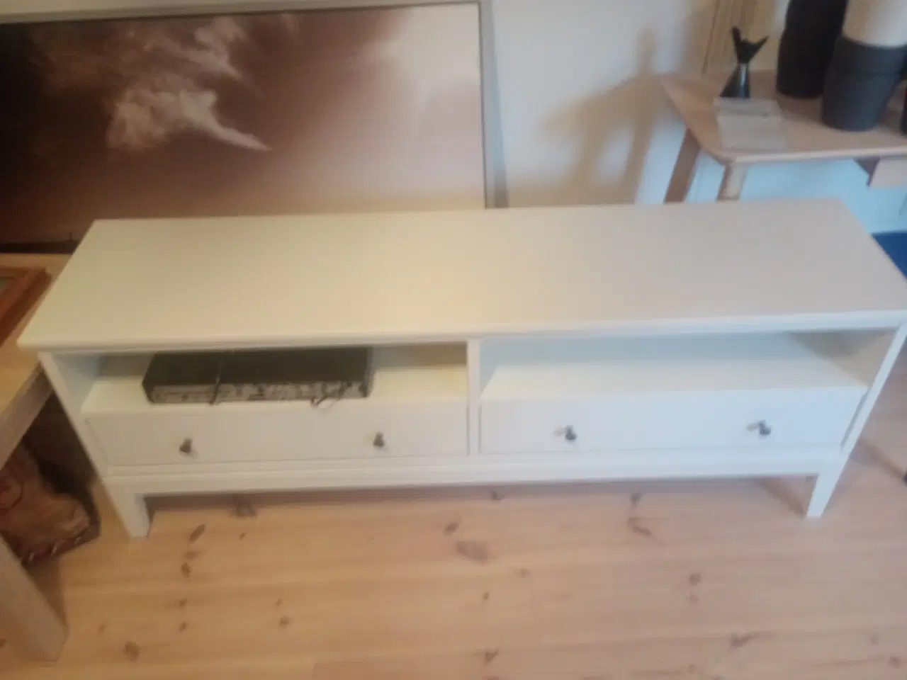 Billede 1 - Tv bord fra Ikea 