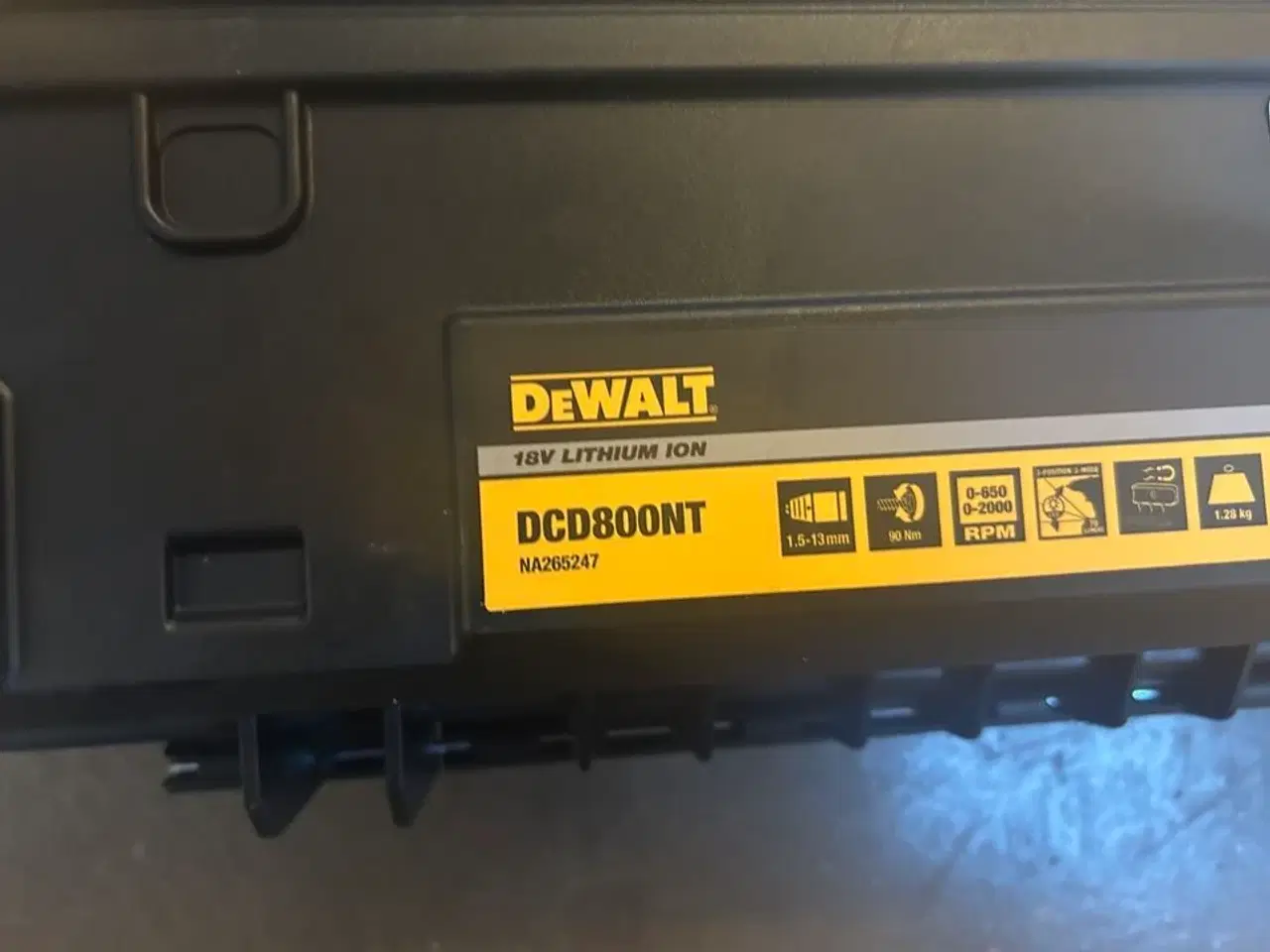 Billede 2 - DEWALT Bore-/skruemaskine DCD800NT