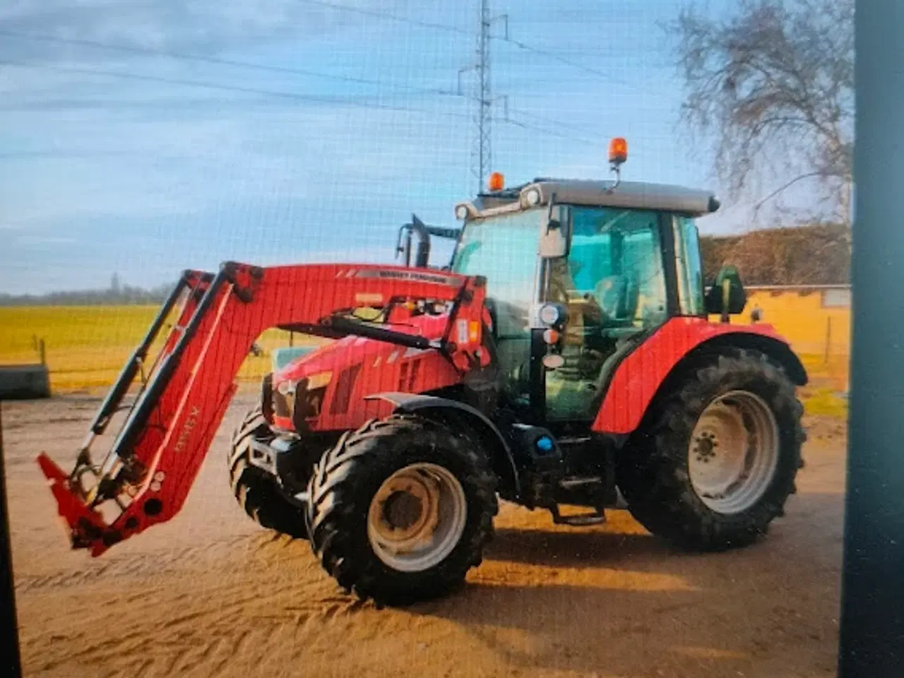Billede 1 - Massey Ferguson 5612 4 WD Traktor med frontlæsser