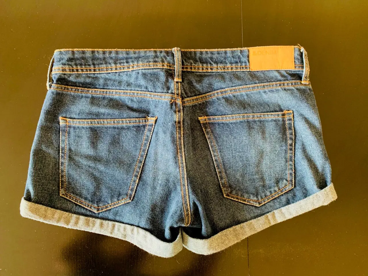 Billede 2 - &Denim  skinny low waist shorts (str. 36)