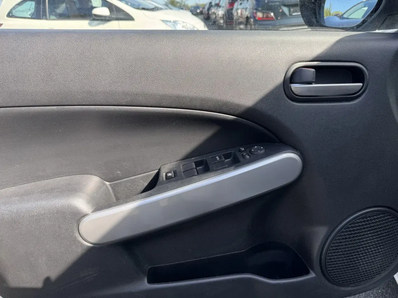 Billede 7 - Mazda 2 1,3 Takara Edition 84HK 5d