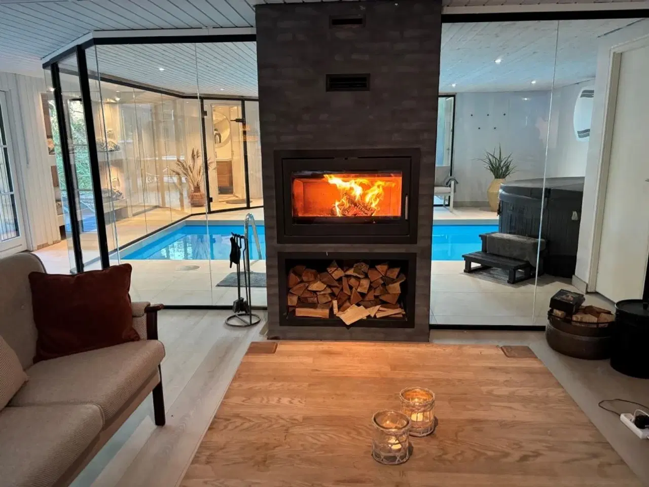 Billede 1 - 267 m2 POOLHUS 500 m fra STRANDEN  med AKTIVITETER ude og inde.