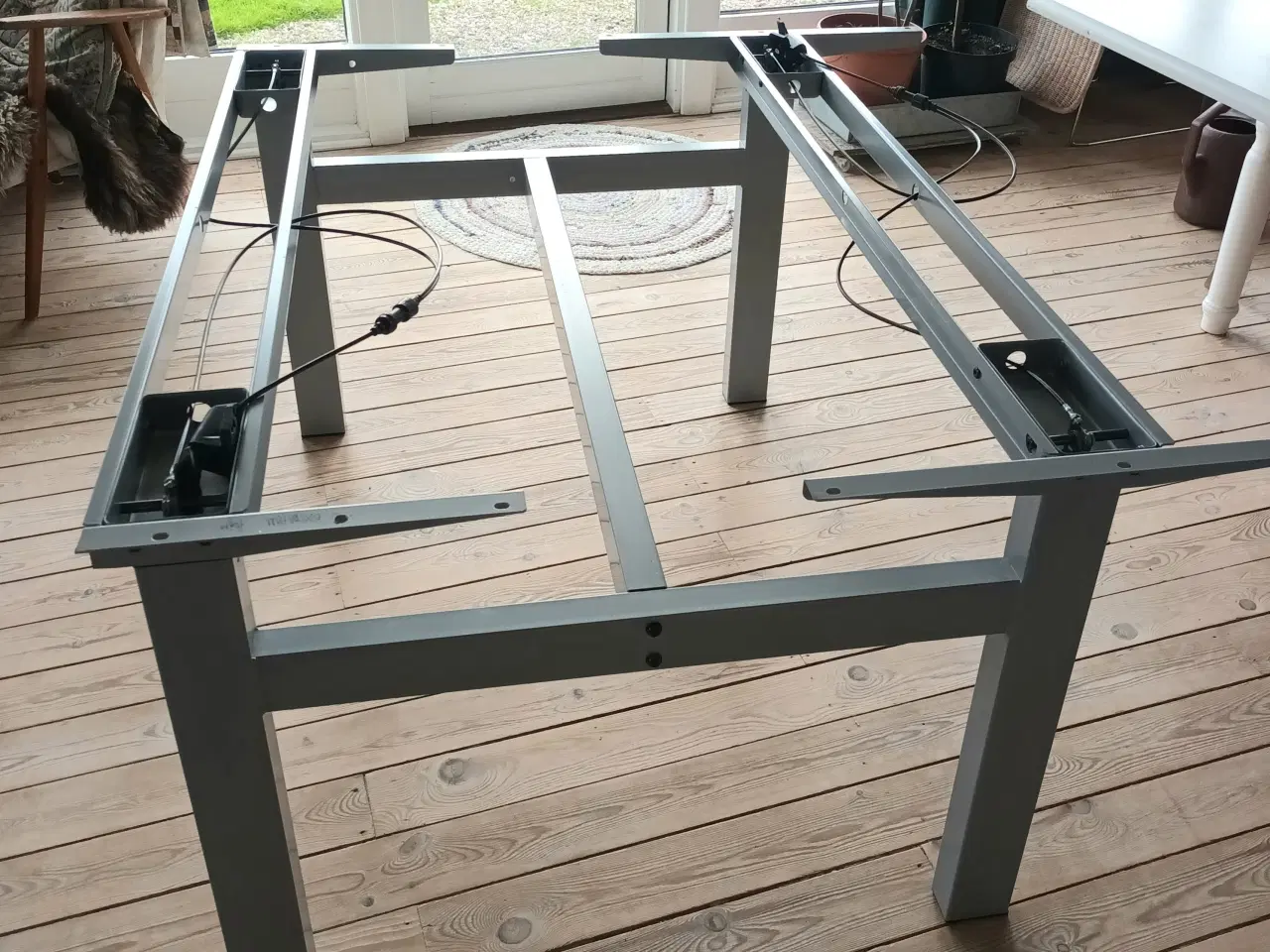 Billede 2 - NY pris. Dobbelt Hæve sænkebord stel.