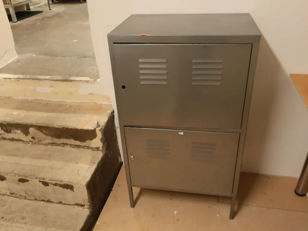 Billede 8 - Reol, bord, varmeblæser m.v.