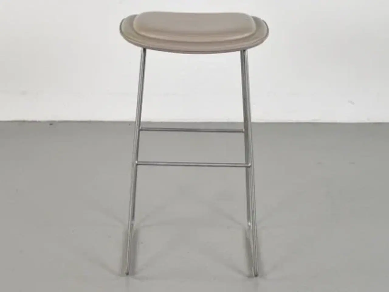 Billede 3 - Cappellini barstol med beige-malet læder på sædet, høj model