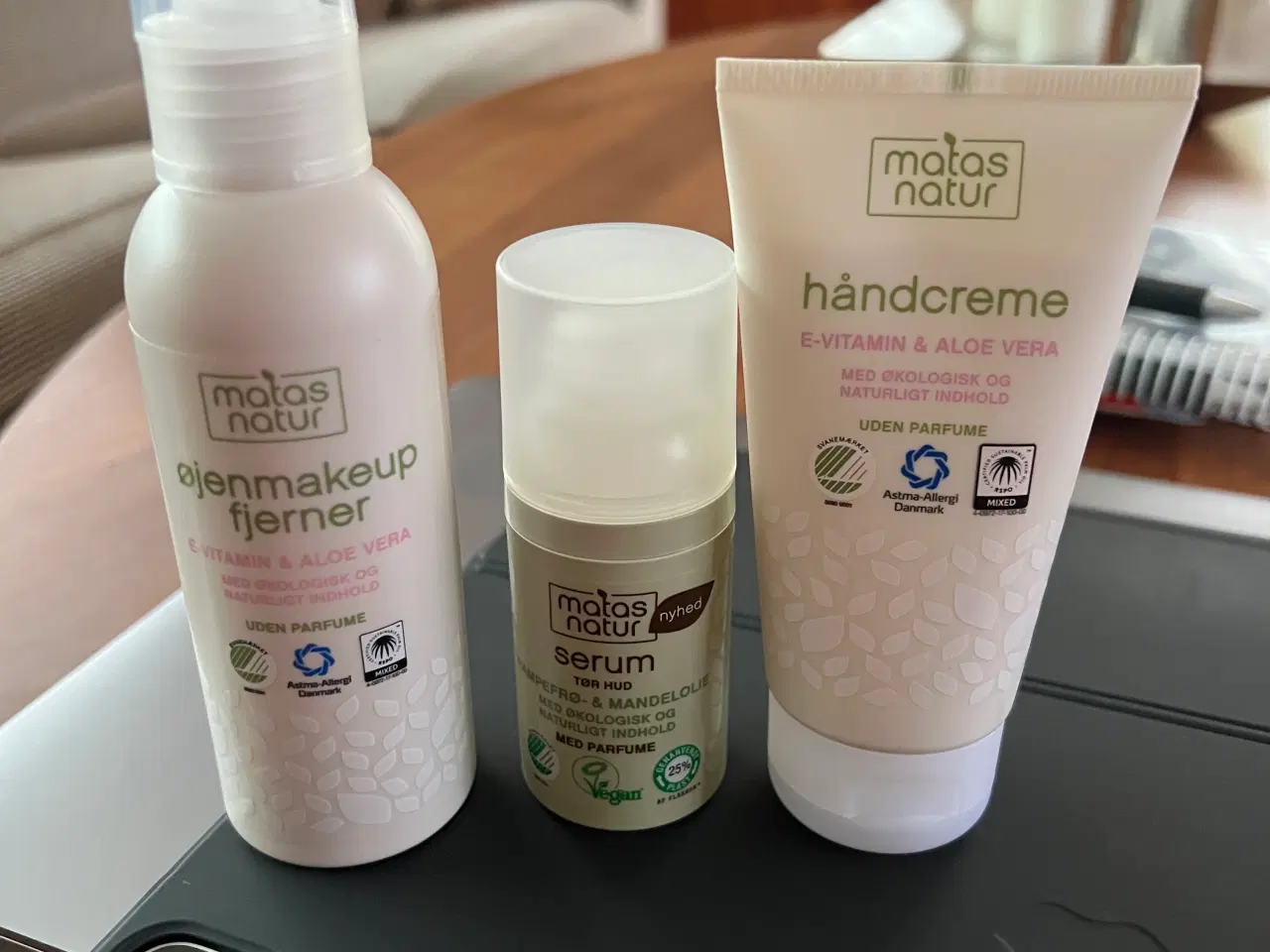 Billede 1 - Håndcreme, serum og Øjenmakeupfjerner fra Matas 